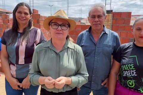 PREFEITA IVONETH BRAGA ACOMPANHA AVANÇO DAS OBRAS DA ESCOLA ANTÔNIO TORQUATO DE SOUZA, NO DISTRITO DE CAPITÃO MOR