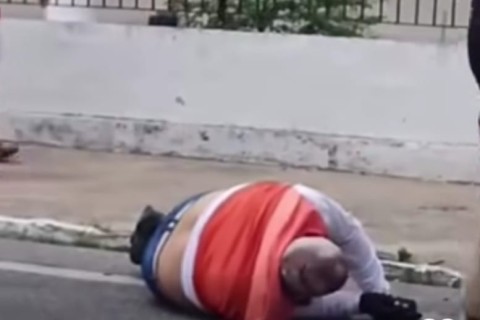 MOTOTAXISTA FICA FERIDO EM ACIDENTE DE TRÂNSITO EM QUIXADÁ